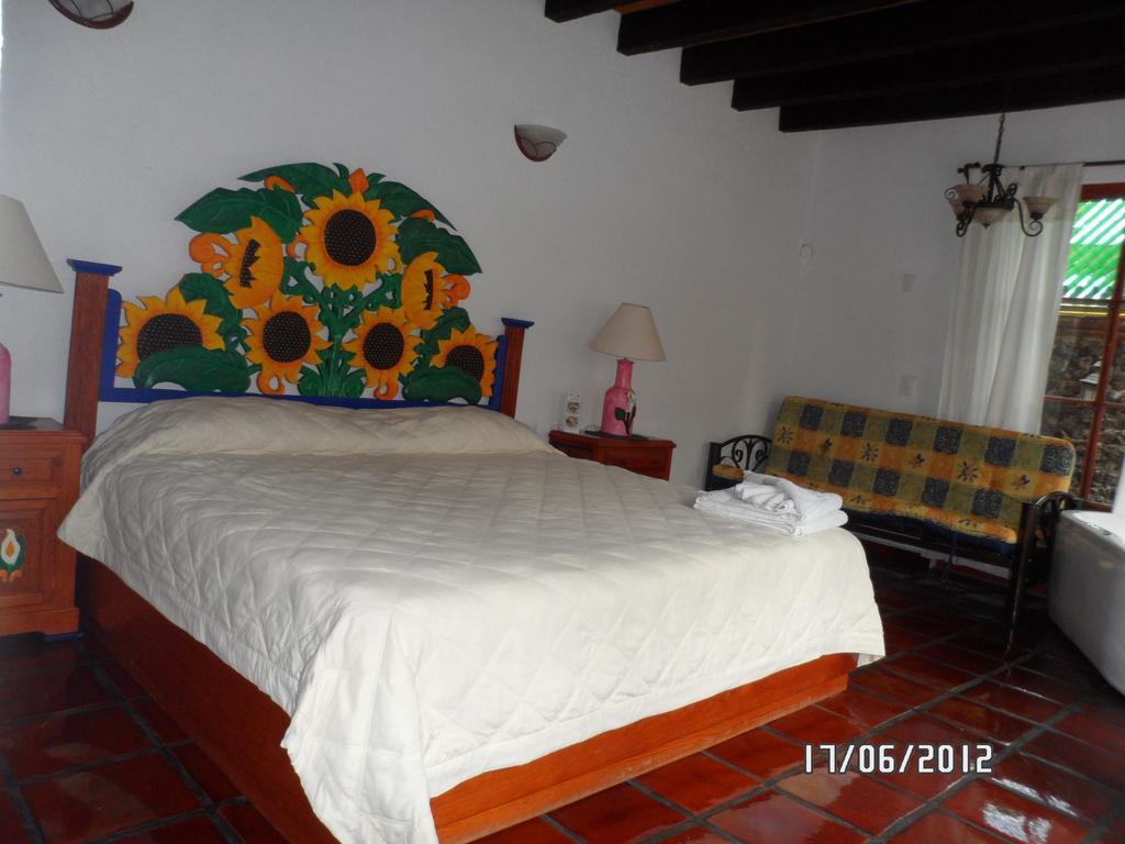 Hotel Spa Mi Pueblito Tepoztlan كويرنافاكا الغرفة الصورة